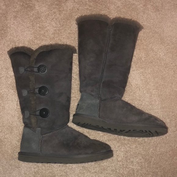 Tall Uggs with buttons on side - Picture 1 of 2